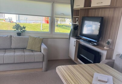 Caravan - Sleeps 6 - Parking