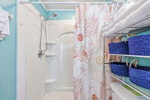 Bathroom - Paws & Palms-Pet Friendly-Pool-Free Parking (North Myrtle Beach)