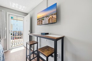 Interior - Paws & Palms-Pet Friendly-Pool-Free Parking (North Myrtle Beach)