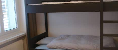 2 habitaciones, wifi gratis y ropa de cama