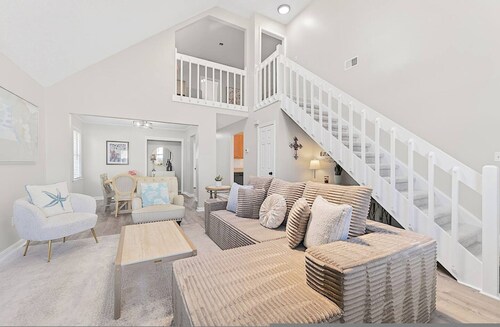 Newly Renovated VB Retreat Comfort Space Home