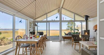 3 bedroom beach front home in Asperup