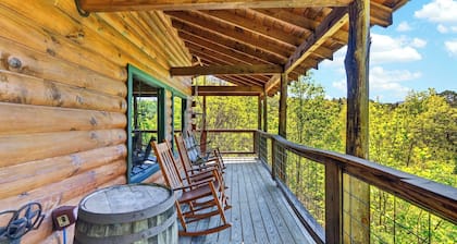 Anna's Cabin by Avantstay Private Hot Tub + Mountain Views + Covered Deck 7 Min to Townsend