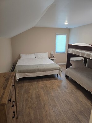 4 bedrooms, WiFi, bed sheets