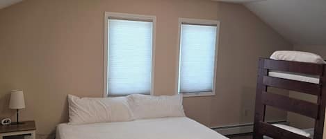 4 bedrooms, WiFi, bed sheets