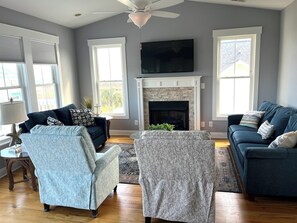 Living area - Bee by the Sea, 5 BR house 1 minute to the beach, private road near restaurants (Oak Island)