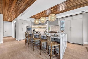 Fridge, microwave, oven, stovetop - NEW! Lido Palms | Walk to Lido Key Beach, Heated Pool & Spa, Rooftop Balcony with Views (Sarasota)