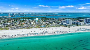 Beach nearby - NEW! Lido Palms | Walk to Lido Key Beach, Heated Pool & Spa, Rooftop Balcony with Views (Sarasota)