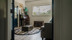 Interior - Kingfisher Cottage - Country Cottage in Berry (Broughton Vale)