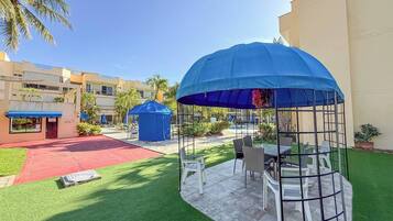 Condo, 1 phòng ngủ, sân hiên | Khu ẩm thực ngoài trời