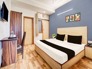 1 bedroom - Super Collection O Sector 20 Noida (Noida)