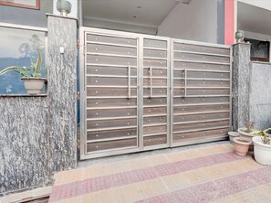 House | Reception - Super Collection O Sector 20 Noida (Noida)