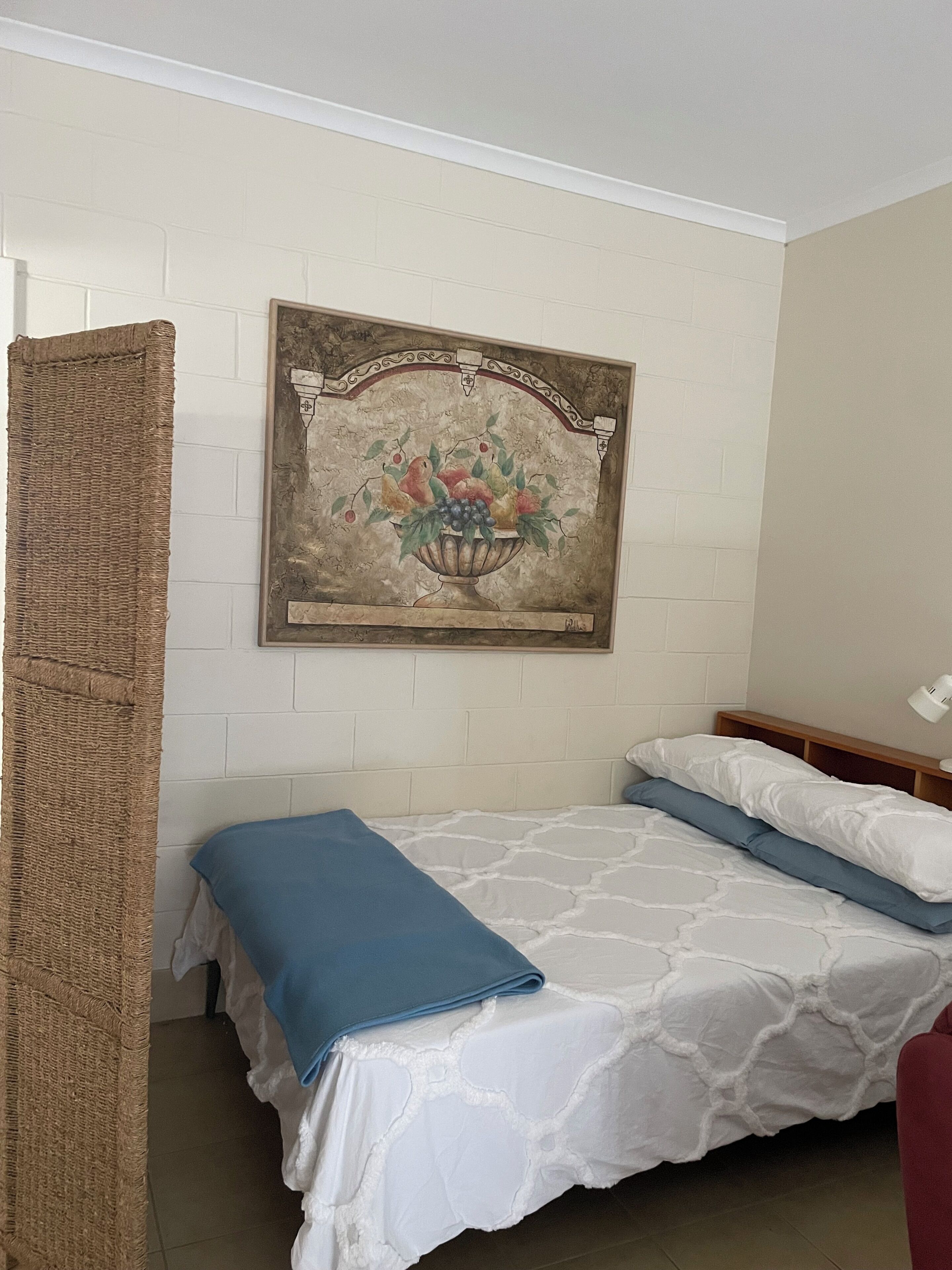 3 bedrooms, iron/ironing board, bed sheets