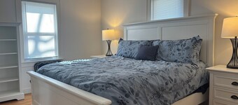 Gillette Getaway in Milford - Sleeps 16