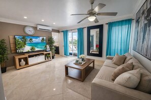Condo, 1 Bedroom | Ruang tamu