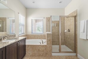Shower, hair dryer, towels, shampoo - 6BR retreat w/ pool, hot tub & gym (Kissimmee)
