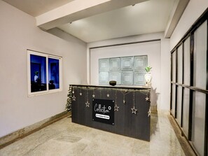 House | Reception - Collection O Hotel Netflix and Chill (Bhubaneshwar)