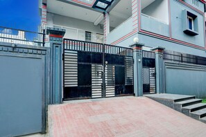 House | Reception - Collection O Hotel Netflix and Chill (Bhubaneshwar)