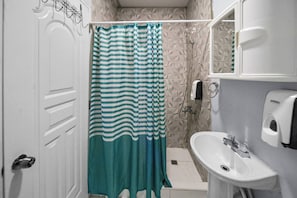 Apartment, 1 Bedroom | Bathroom - Cheap Hotel Room in Sosua Center! (Sosúa)