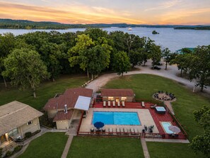 Exterior - Table Rock Lake Cabin • Near SDC • Views • Sleeps 6 (Branson)