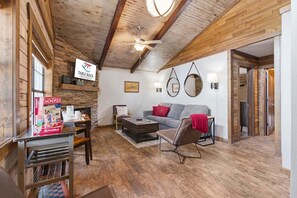 TV, fireplace - Table Rock Lake Cabin • Near SDC • Views • Sleeps 6 (Branson)