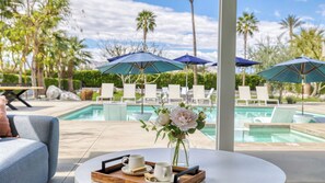 Interior - Avantstay Polo Villa Halo Pickleball, Putting Green Sleeps 28 (La Quinta)