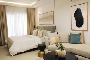 Interior - Modern East Legon Studio with Private Balcony - Accra (Accra)