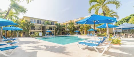 Apartment, 1 Bedroom, Patio | Pool | Outdoor pool