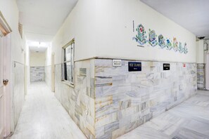 Interior - Collection O Lashkar Gwalior (Gwalior)