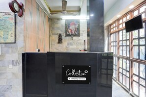 Reception - Collection O Lashkar Gwalior (Gwalior)