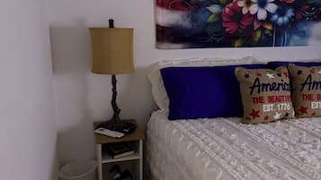 1 chambre, fer et planche à repasser, Wi-Fi, literie fournie