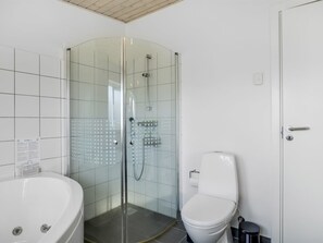 Bathroom - "Annakarin" - 1.2km from the sea by Interhome (Løkken)