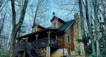 Mountain Top Cabin - Cozy and Quaint