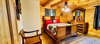 Mountain Top Cabin - Cozy and Quaint