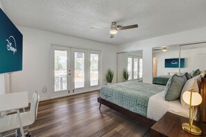 5 Schlafzimmer, Zimmersafe, Schreibtisch, Bügeleisen/Bügelbrett