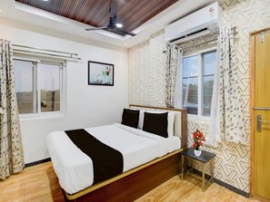 1 bedroom - Super Deluxe Roomkrishna Hotel (Hyderabad)
