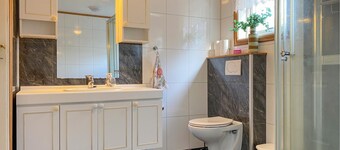3 bedroom awesome home in Gjemnes