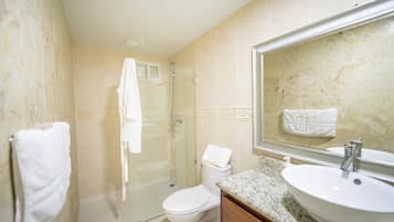 Room, 1 Bedroom, Smoking | Bathroom
