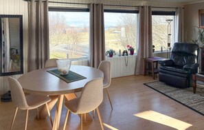 Dining - Beach front home in Engeløya with house a panoramic view (Engeløya)