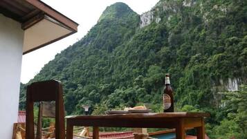 Economy Shared Dormitory, Hill View | Outdoor dining