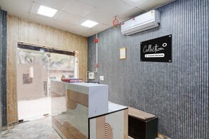 House | Reception - Super Collection O Hindon Airport (Ghaziabad)