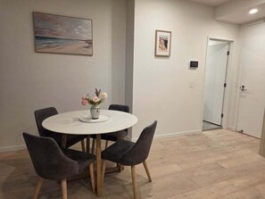 Dining - The Park Life – West End 2 Bed Retreat (Brisbane)