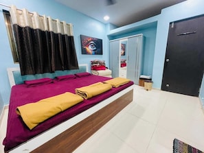 Family Quadruple Room, Pool View