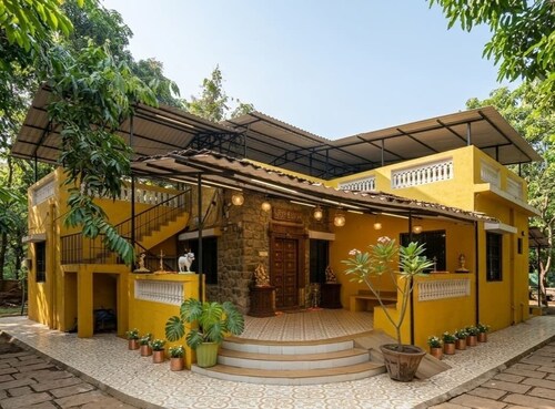 NS Dosti Villa By Glitz