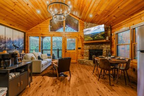 Interior - Couples Escape-Sauna-Theater-Hot Tub-Firepit-Views (Sevierville)