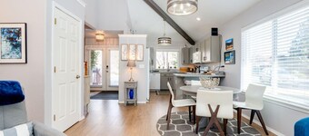 Elegant Fairway Frontage Retreat-Eagle Crest Resort 3BD 2.5BA Centrally Located