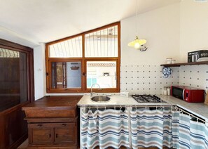 Kühlschrank, Mikrowelle, Ofen, Toaster