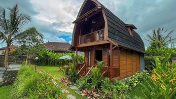 Family Cottage, Balcony, Garden View | Bahagian luar