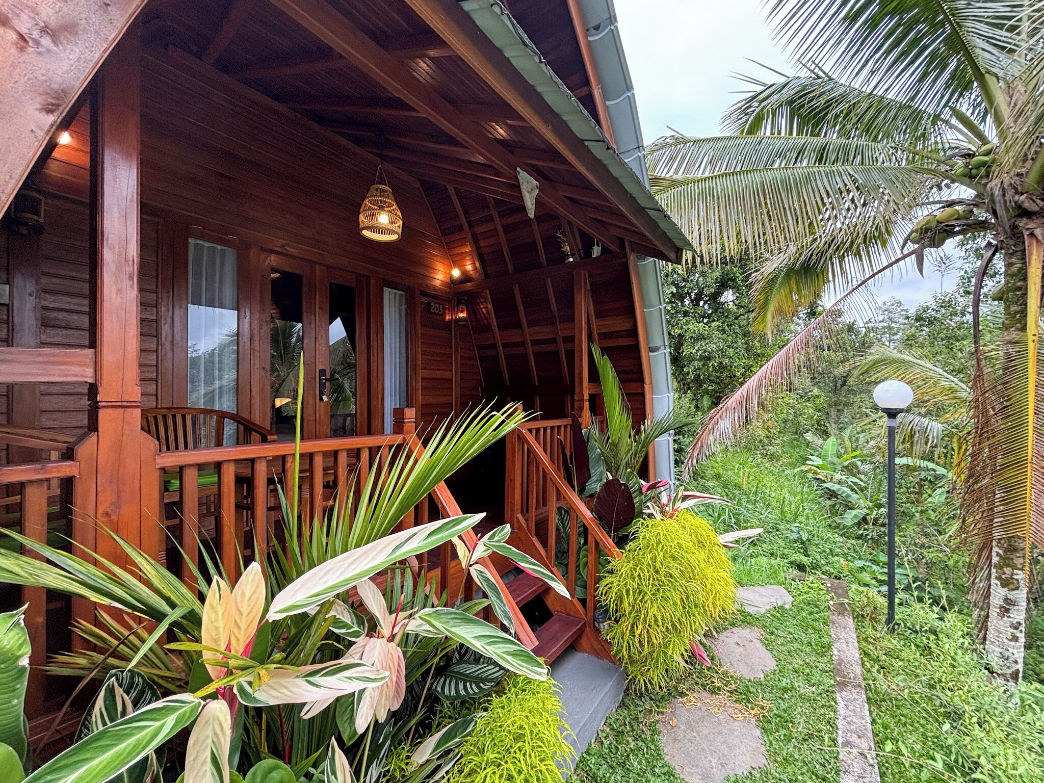 One - Bedroom Cottage | Balcony