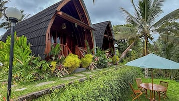 Deluxe Cottage, Garden View | Tempat makan luar